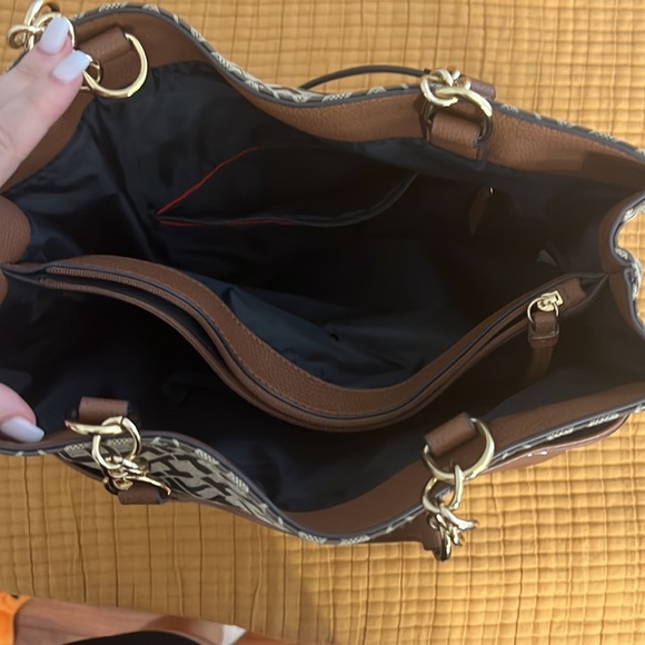 Tommy Hilfiger Bag - Picture 2 of 2